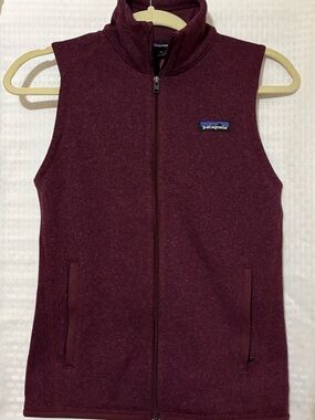 Patagonia Women's Plum Full-Zip Knitted Fleece Vest